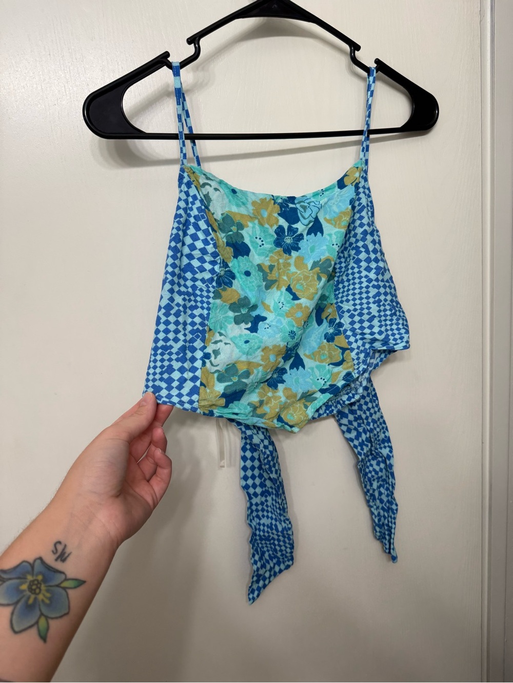 SO Blue Floral & Checker Tie-Front Crop Top